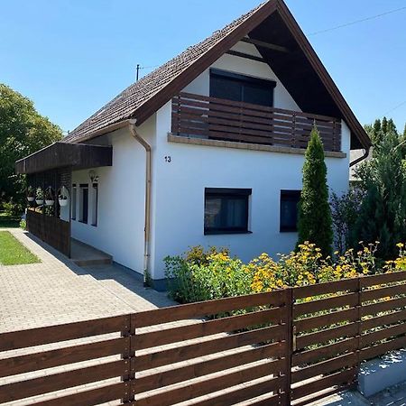 Marica Apartman Balatonfenyves Eksteriør billede