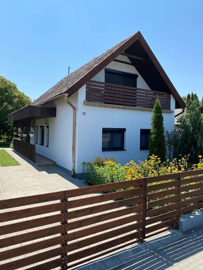 Marica Apartman Balatonfenyves Eksteriør billede