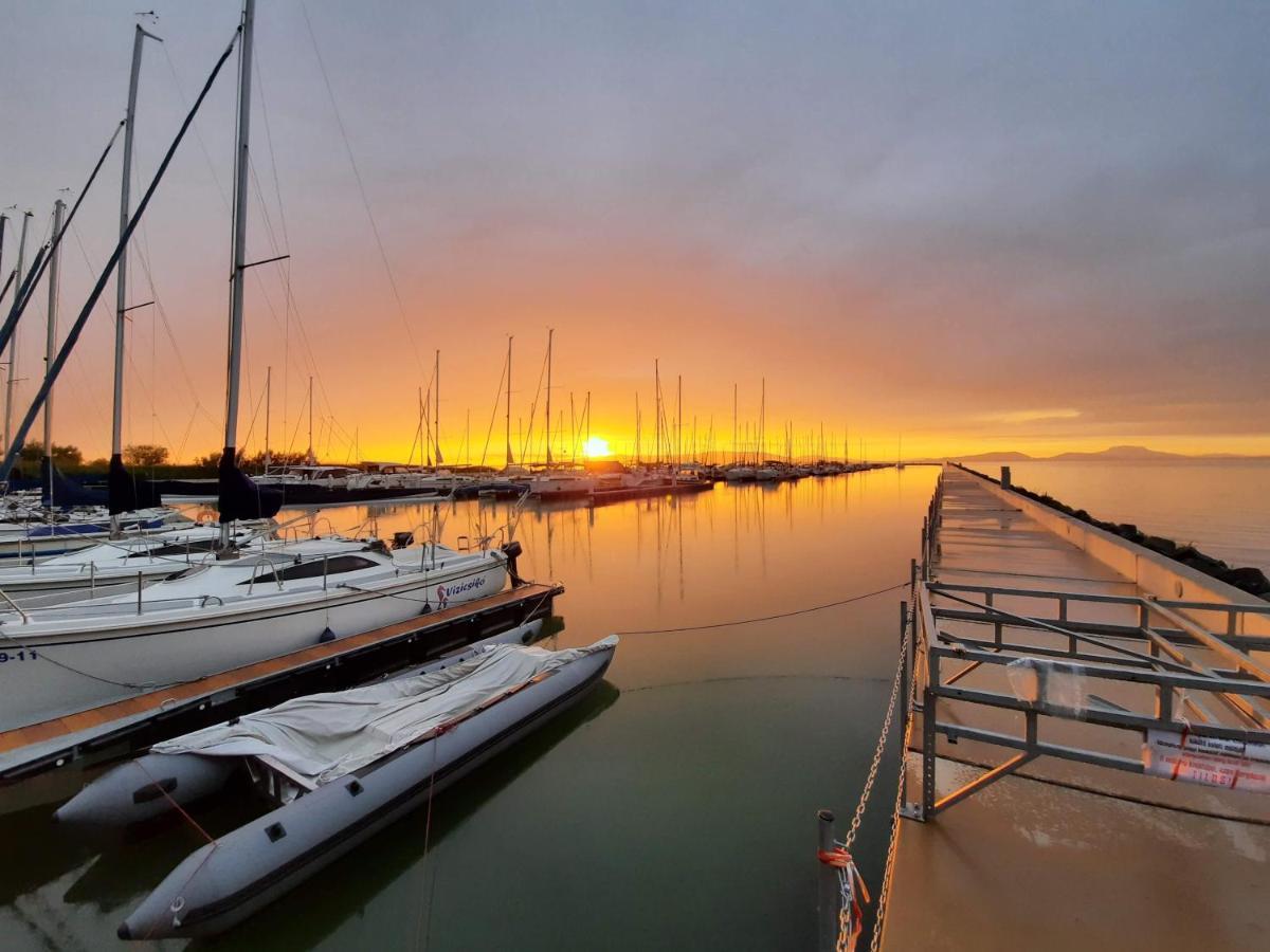 Marica Apartman Balatonfenyves Eksteriør billede