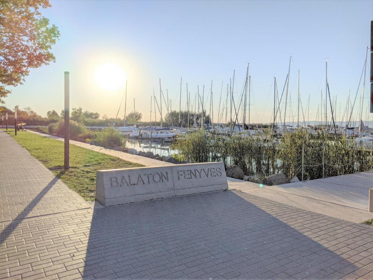Marica Apartman Balatonfenyves Eksteriør billede